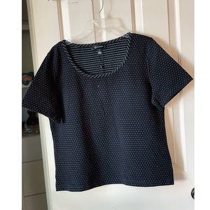 NWT ST JOHN shirt XL
ROUND NECKLINE, SHORT SLEEVES.
ST JOHN GOLD PLATE A…